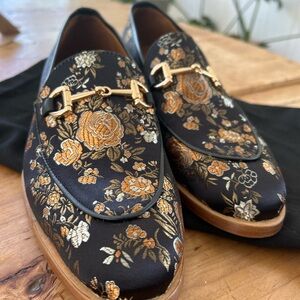Taft Black and Gold Oriental Loafers-NWOT
